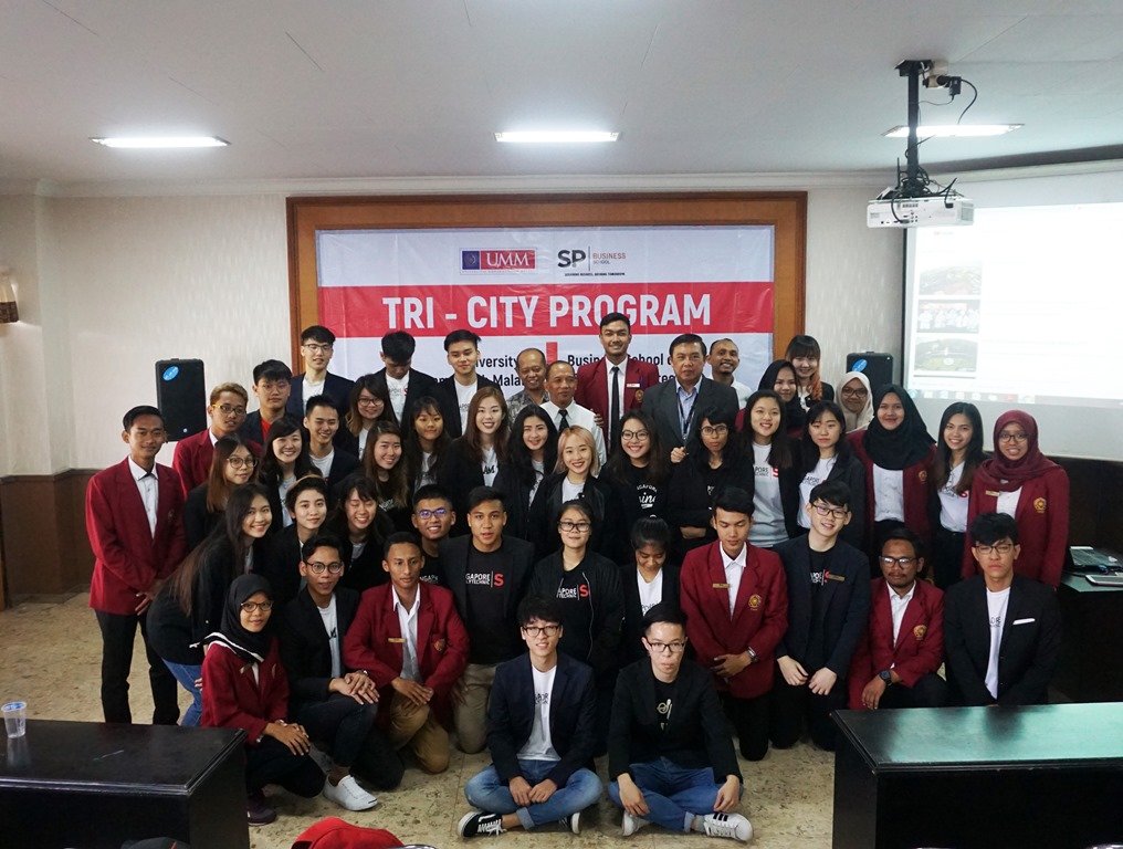 Singapore Polytechnic Students were taking a picture together at the opening ceremony of Try-City